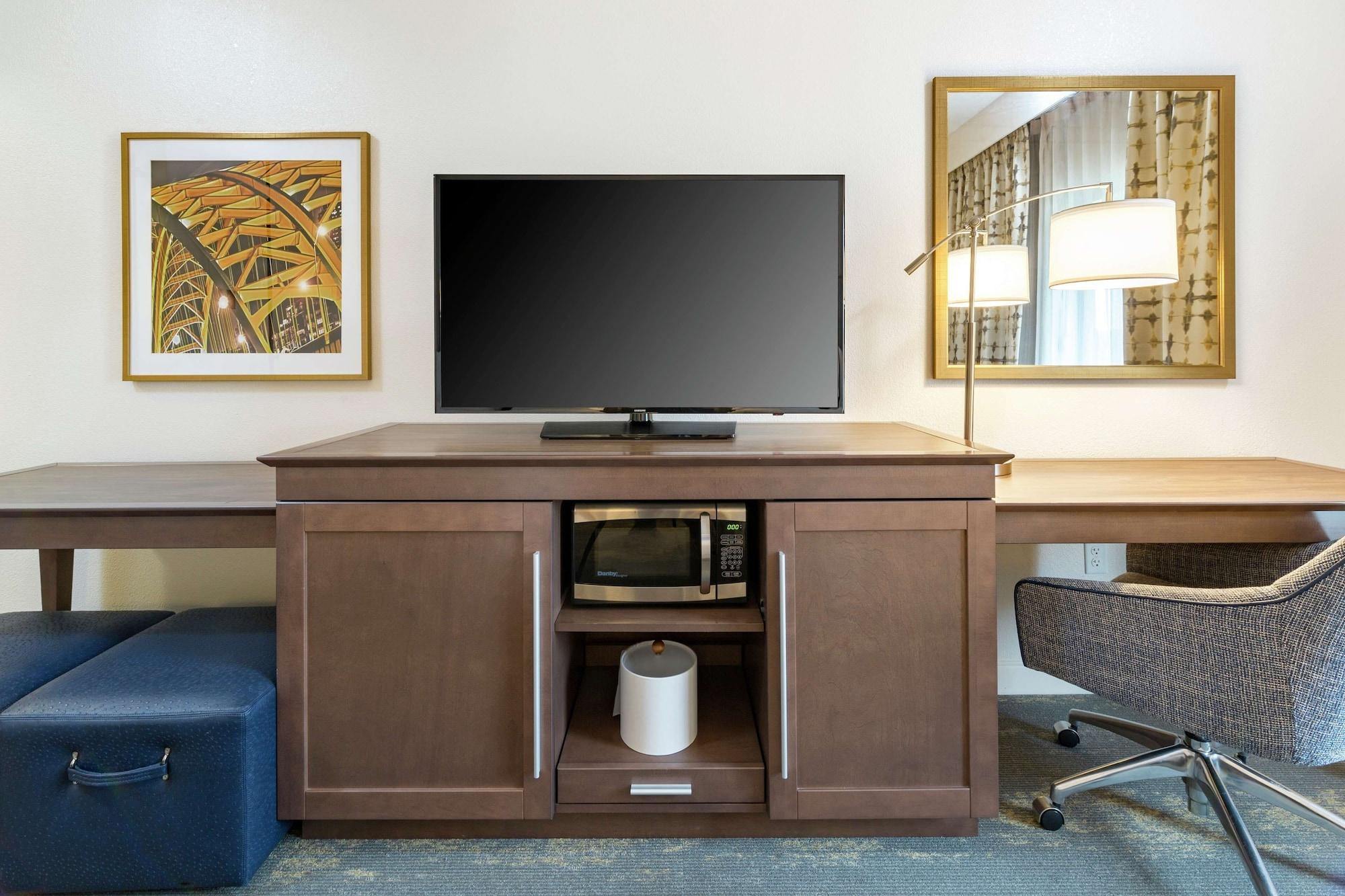 Hampton Inn & Suites Newport/Cincinnati, Ky Ngoại thất bức ảnh